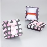 Zdjęcie - Pudełko w kropeczki z kokardką 9x9cm