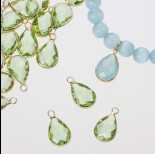 Zdjęcie - Zawieszka w okuciu w złotym kolorze z jednym oczkiem peridot 14x10mm